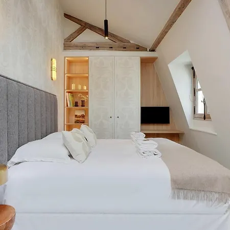 Beautiful - 2p - Vendome Square