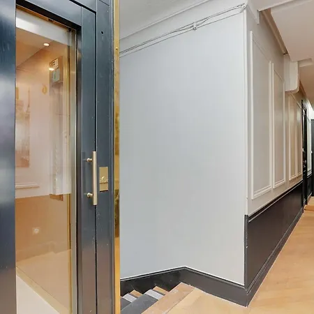 Beautiful - 2p - Vendome Square * Párizs